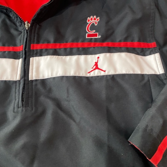 Jordan university of Cincinnati bearcats three quarter zip windbreaker - Picture 3 of 4